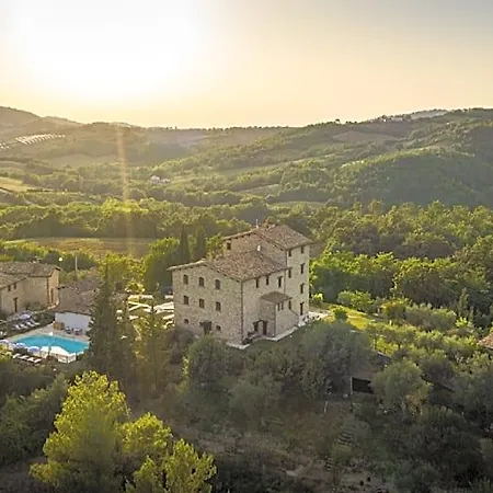Hotel Borgo Castello Panicaglia 4*