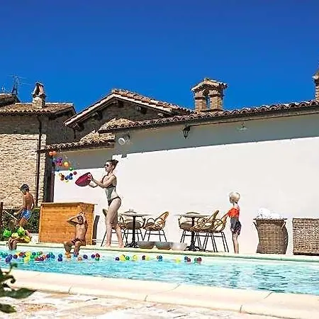Borgo Castello Panicaglia 4*